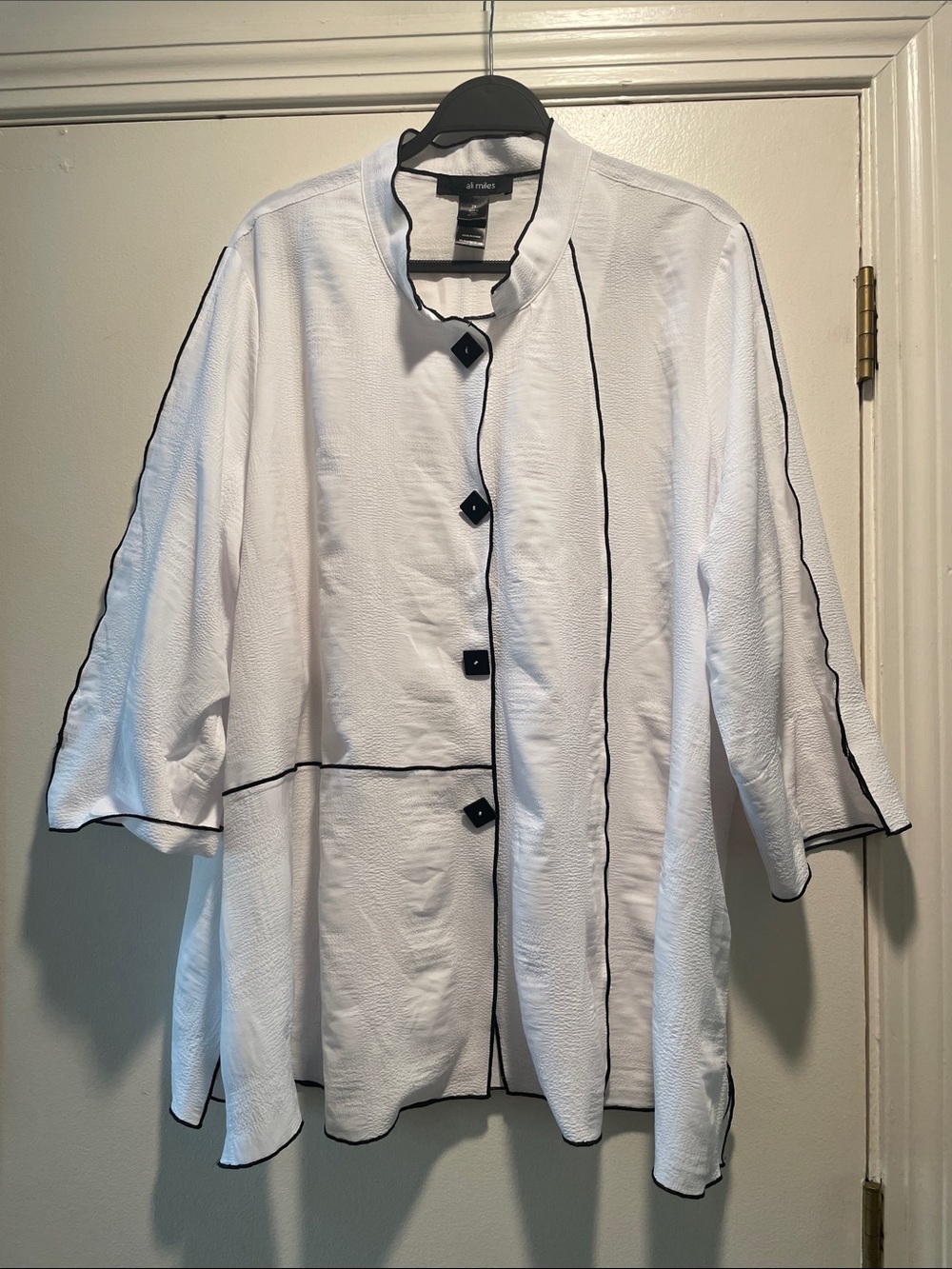 Ali Miles Tunic Square Button  White Crinkle Textured Black Piping Wearable Art